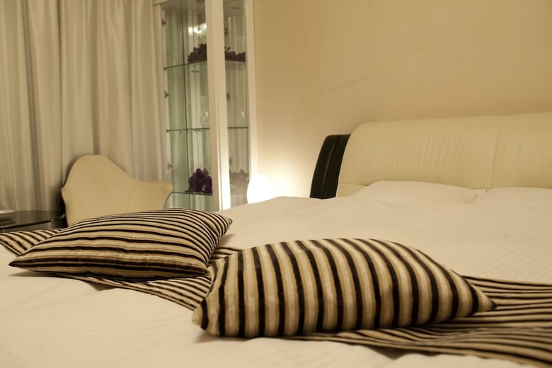 V Hotel -adults Only