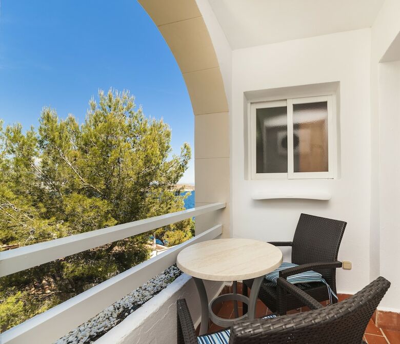 Apartamentos Globales Cala Vi�as