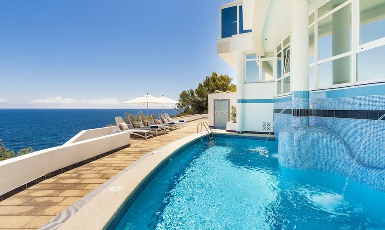 Apartamentos Globales Cala Vi�as