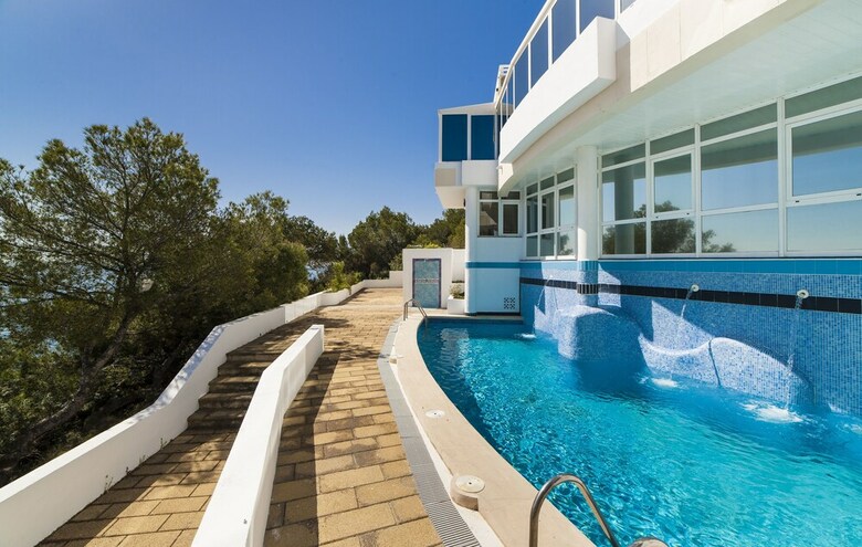 Apartamentos Globales Cala Vi�as