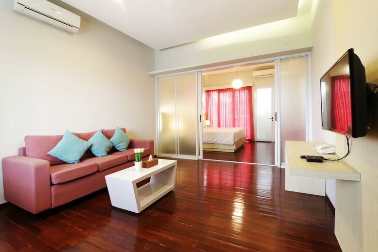 Hotel Pejaten Valley Residence