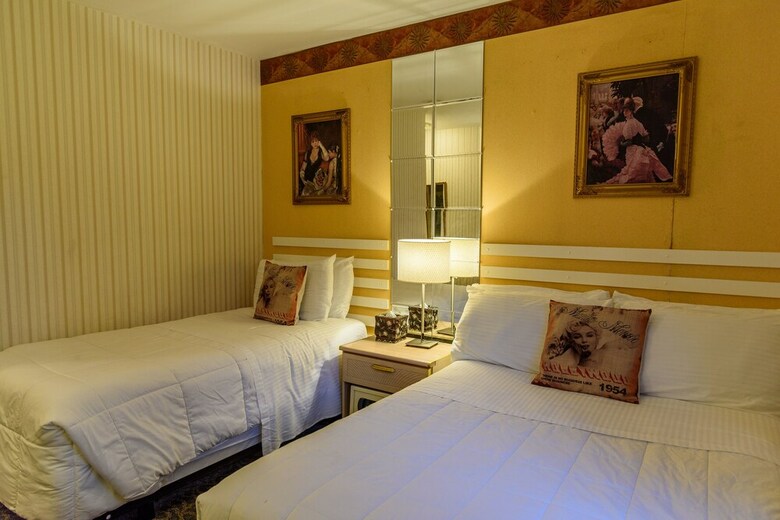 Flushing Central Hotel