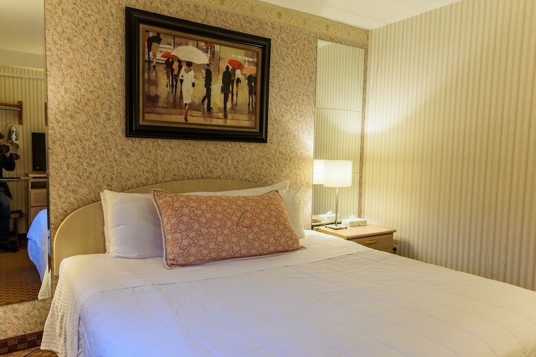 Flushing Central Hotel