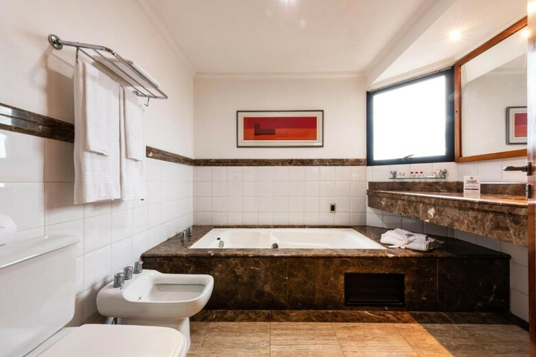 Summit Su�tes Hotel Jundia�