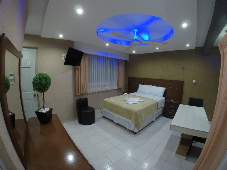 Apartamentos Hotel & Suites Country