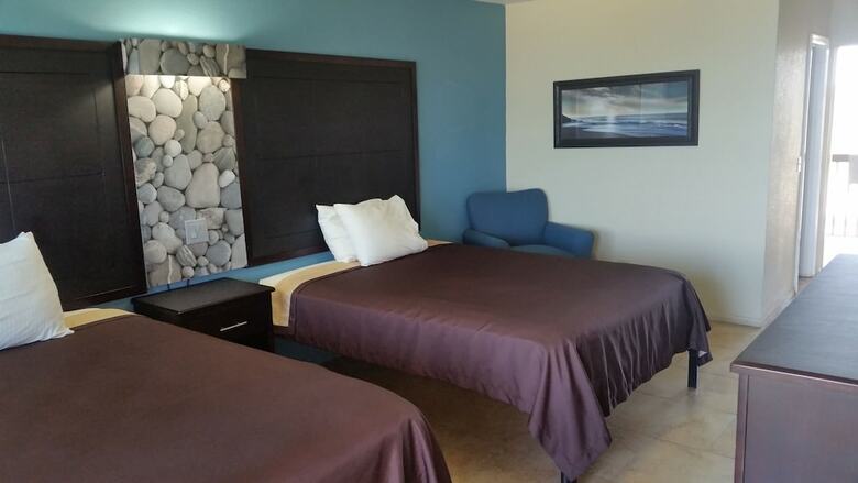 Driftwood Beach Motel