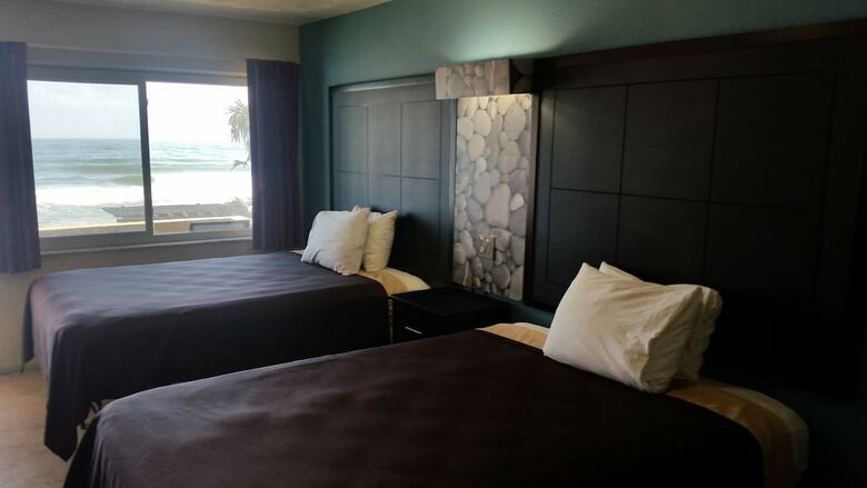 Driftwood Beach Motel