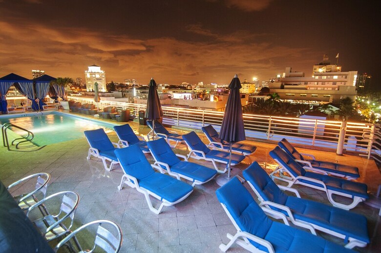 Hotel Congress Suites At The Strand