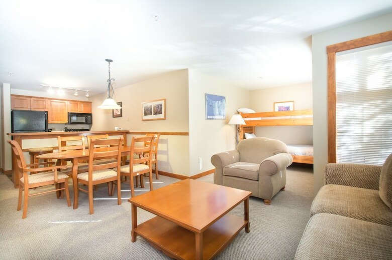 Apartamento Solitude Condominiums