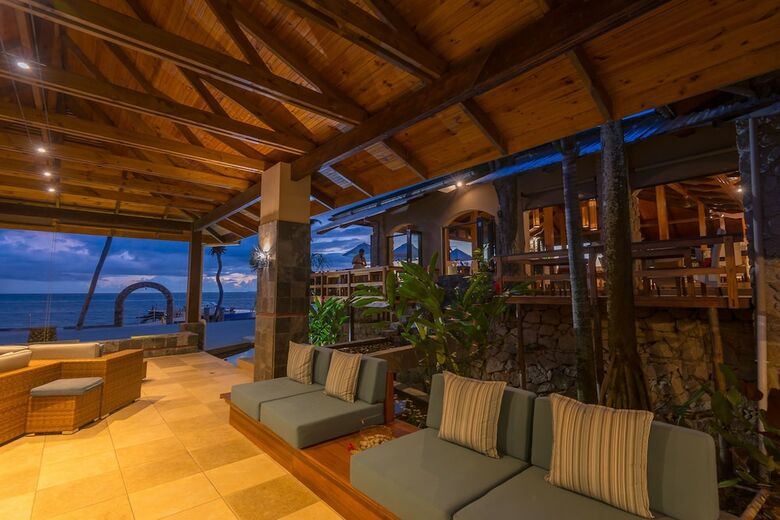 Coco De Mer Hotel And Black Parrot Suites