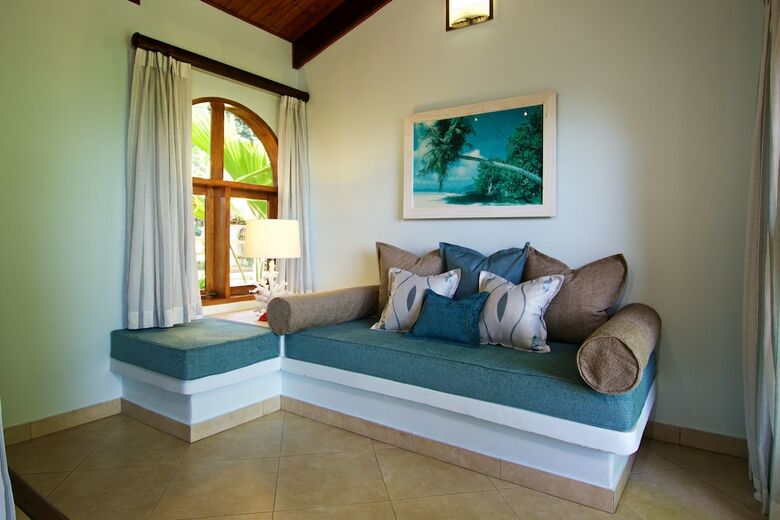 Coco De Mer Hotel And Black Parrot Suites