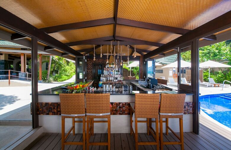 Coco De Mer Hotel And Black Parrot Suites