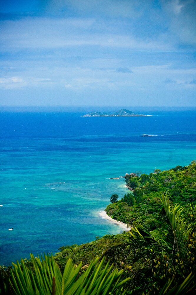 Coco De Mer Hotel And Black Parrot Suites