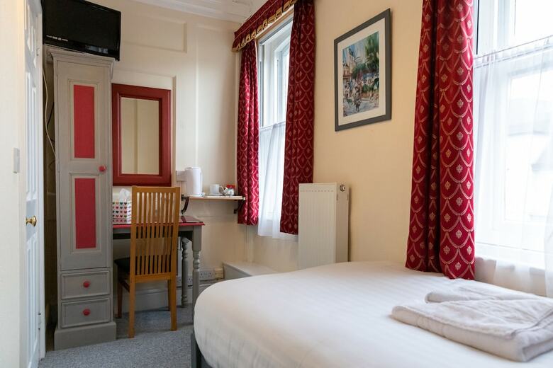 Newport Quay Bed And Breakfast