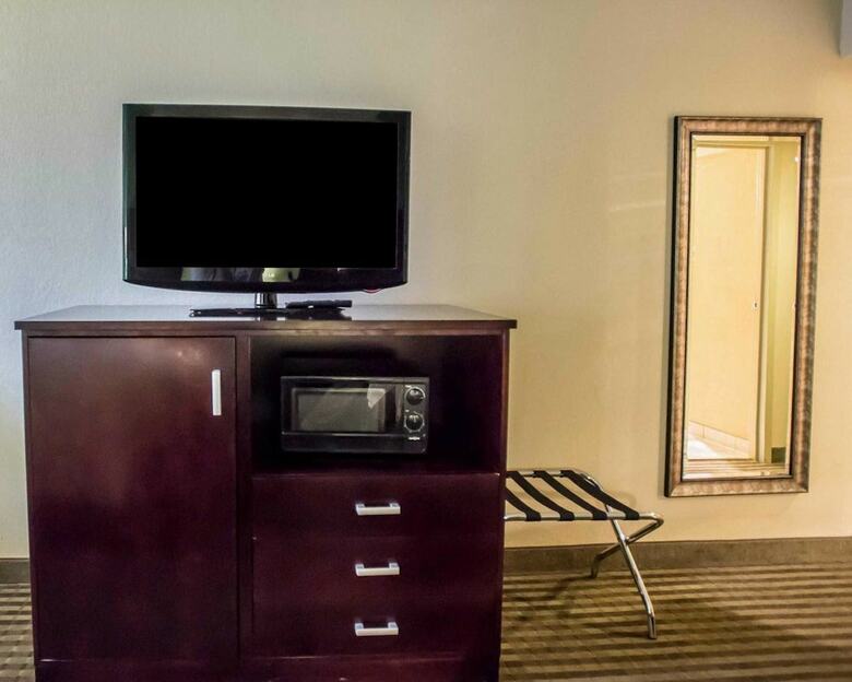 Hotel Quality Inn Mill Hall - Lamar