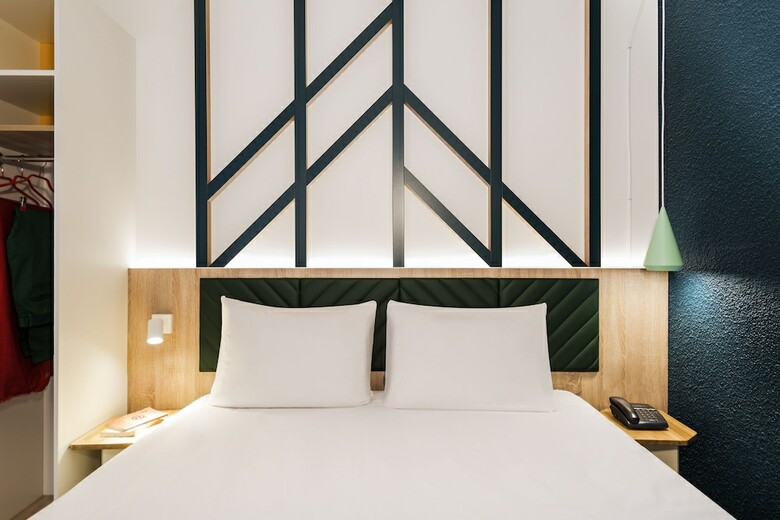 Hotel Ibis Styles Rouen Val De Reuil