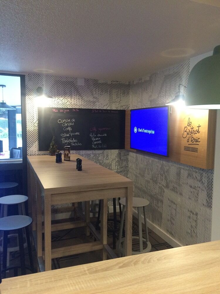 Hotel Ibis Styles Rouen Val De Reuil