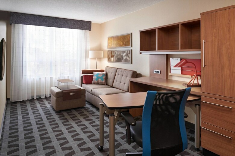 Hotel Towneplace Suites By Marriott Windsor