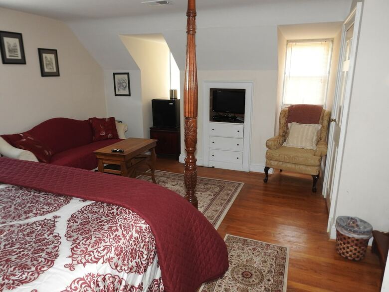 Magnolia Manor Bed And Breakfast Inn