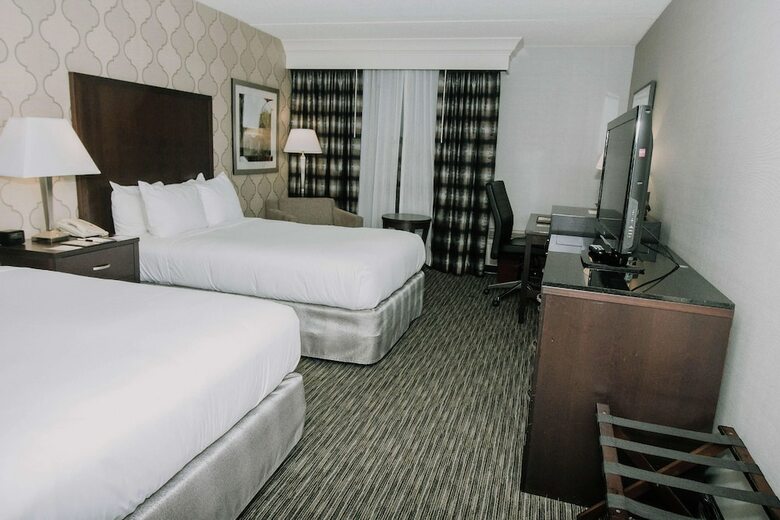Hotel Doubletree By Hilton Detroit - Dearborn