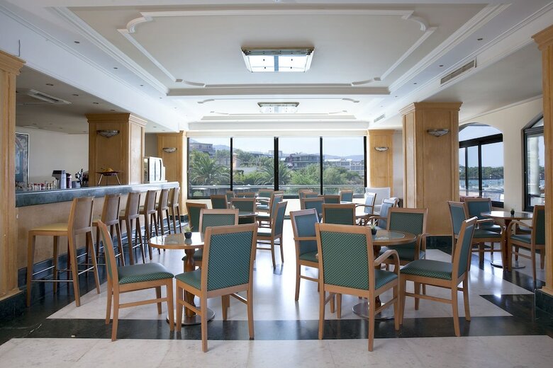 Hotel Ramada By Wyndham Attica Riviera