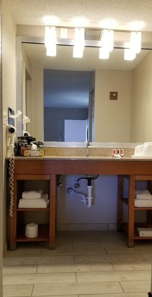 Hotel Ramada By Wyndham Pueblo