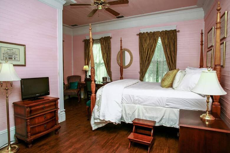 Coombs Inn & Suites, Ascend Hotel Collection