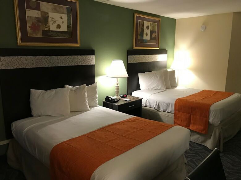 Howard Johnson Hotel By Wyndham Newark Airport