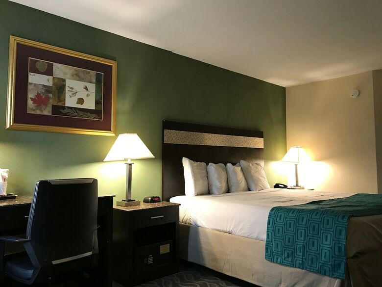 Howard Johnson Hotel By Wyndham Newark Airport