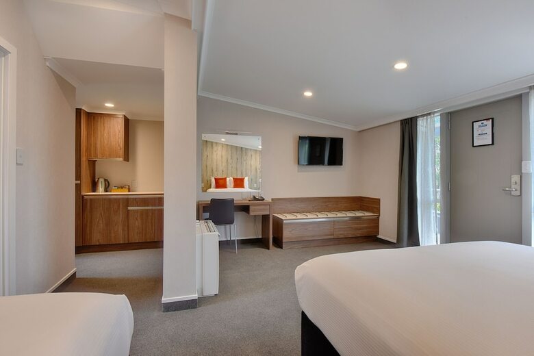 Heartland Hotel Croydon