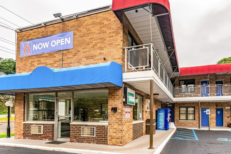 Motel 6 Elmsford, Ny - White Plains