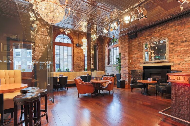 Angel's Share Hotel