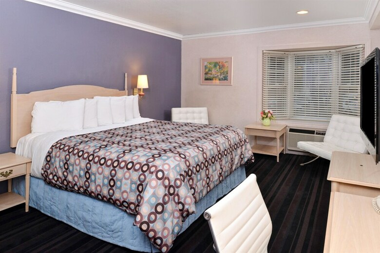 Napa Valley Hotel & Suites