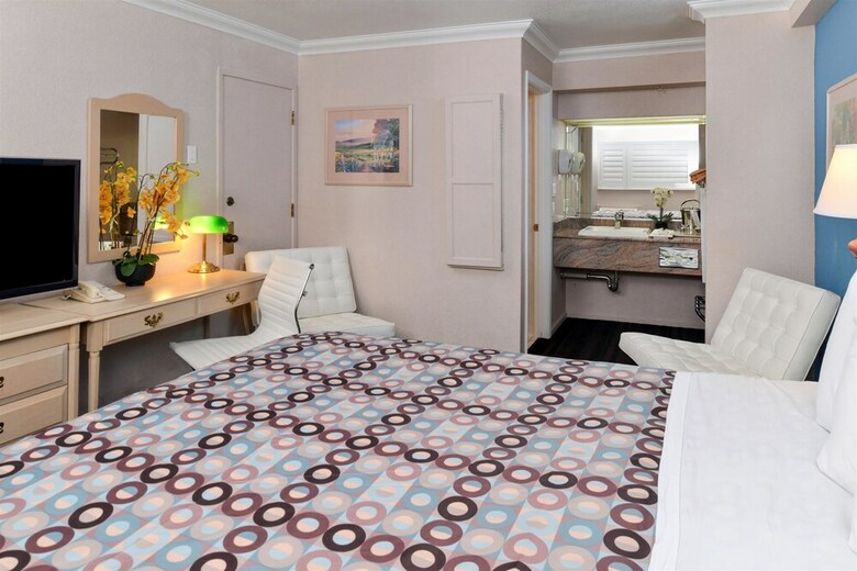 Napa Valley Hotel & Suites