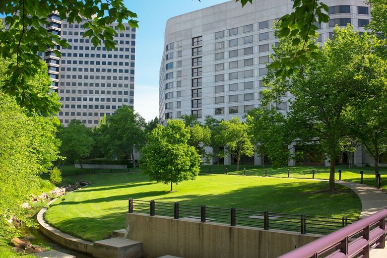 Hotel Doubletree By Hilton Tulsa - Warren Place