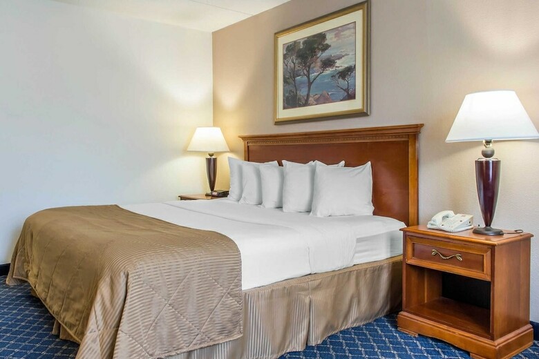 Clarion Hotel & Conference Center
