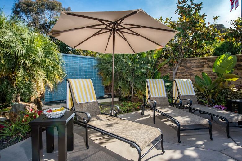 Hotel West Inn & Suites