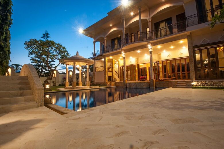 Villa Success Dive Resort