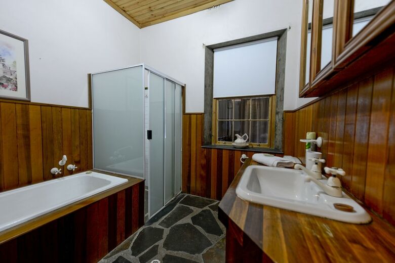 Reillys Wines Heritage Cottages