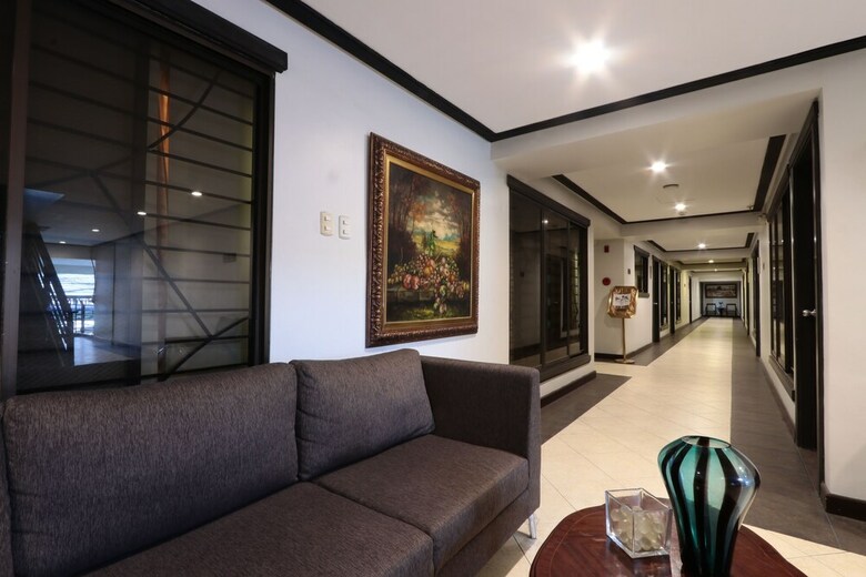 D'leonor Hotel