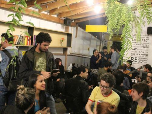 Caf� Hostel