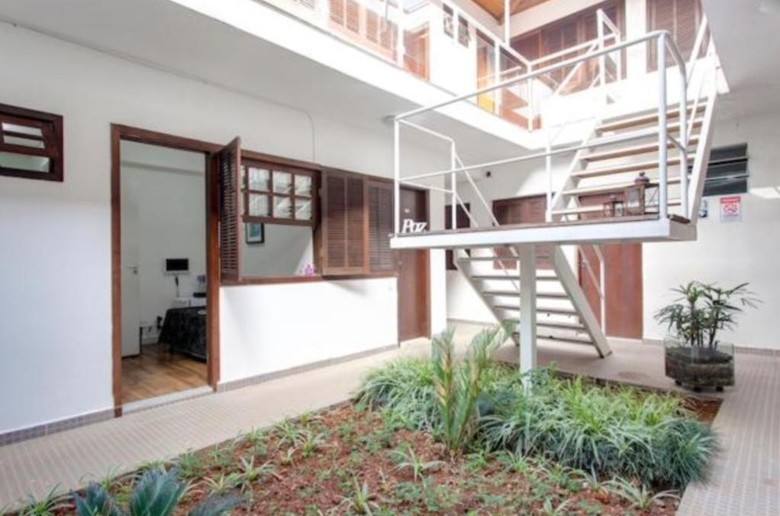 Hostal Viva Club Suites