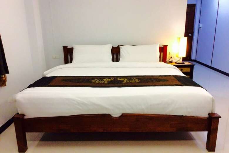 Hotel Ez House & Cafe