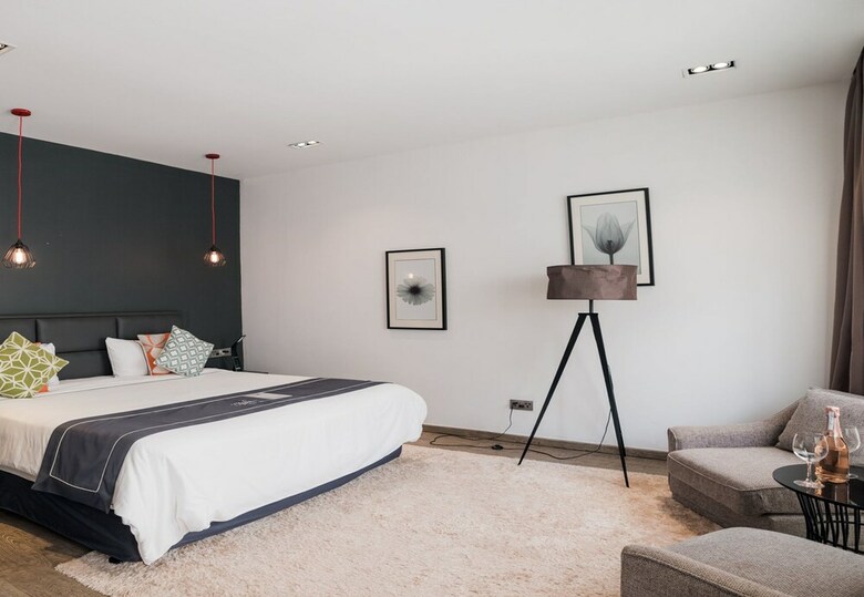 White Boutique Hotel & Residences
