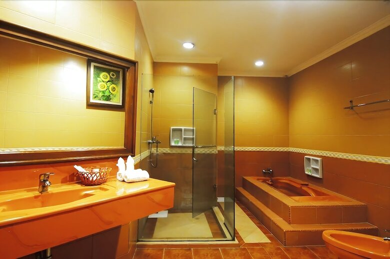 Hotel Parai Beach Resort & Spa