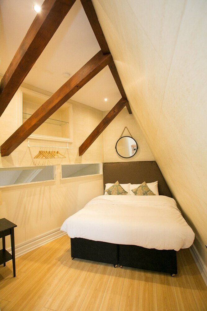 O'connell Bridge Apartments