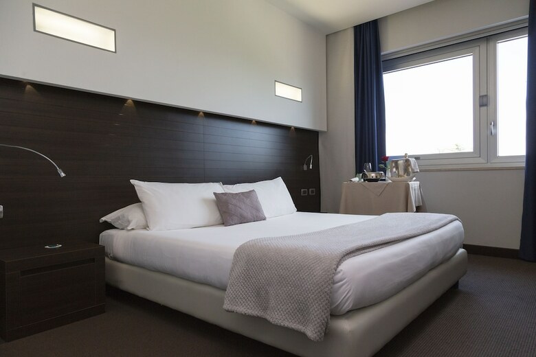 Ih Hotels Pomezia Selene