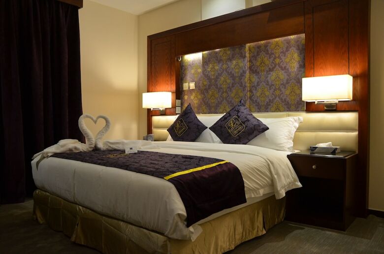 Lavona Hotel