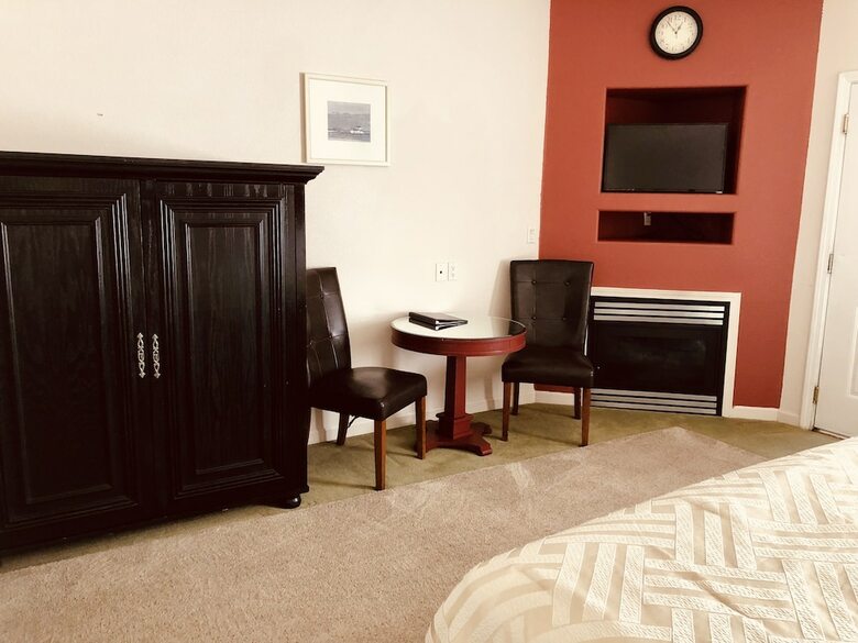 Hotel Orca Inn Suites