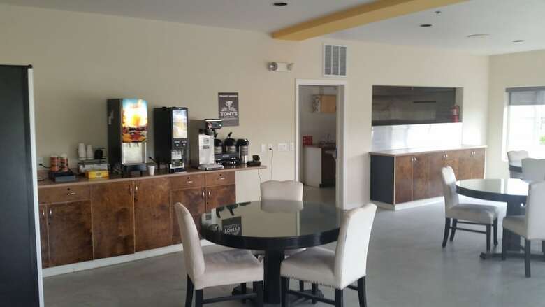 Hotel Orca Inn Suites